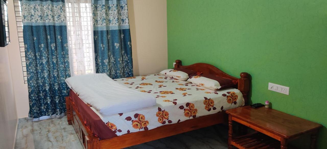 Akash Homestay Hampi Eksteriør billede