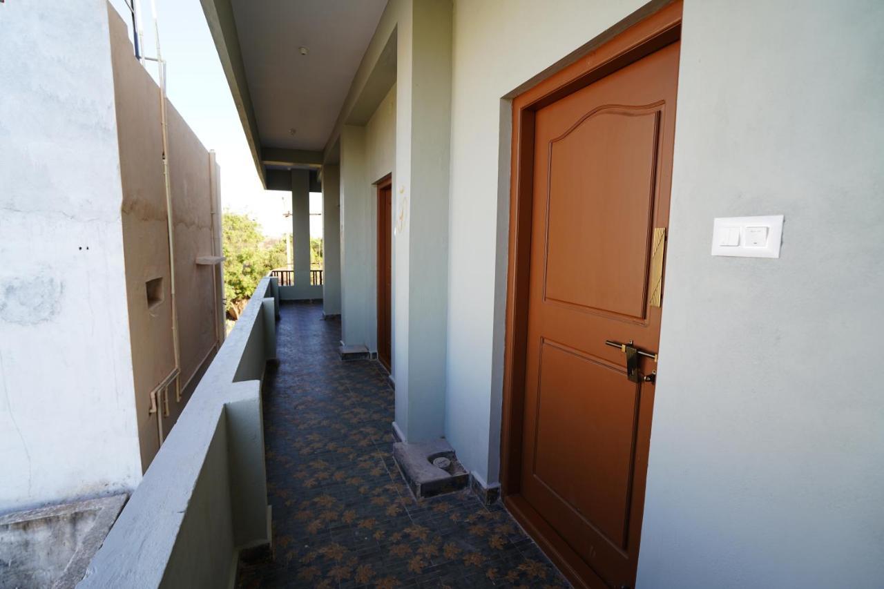 Akash Homestay Hampi Eksteriør billede