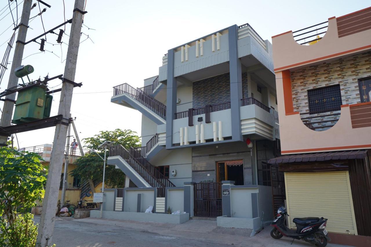 Akash Homestay Hampi Eksteriør billede