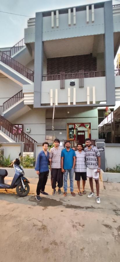 Akash Homestay Hampi Eksteriør billede